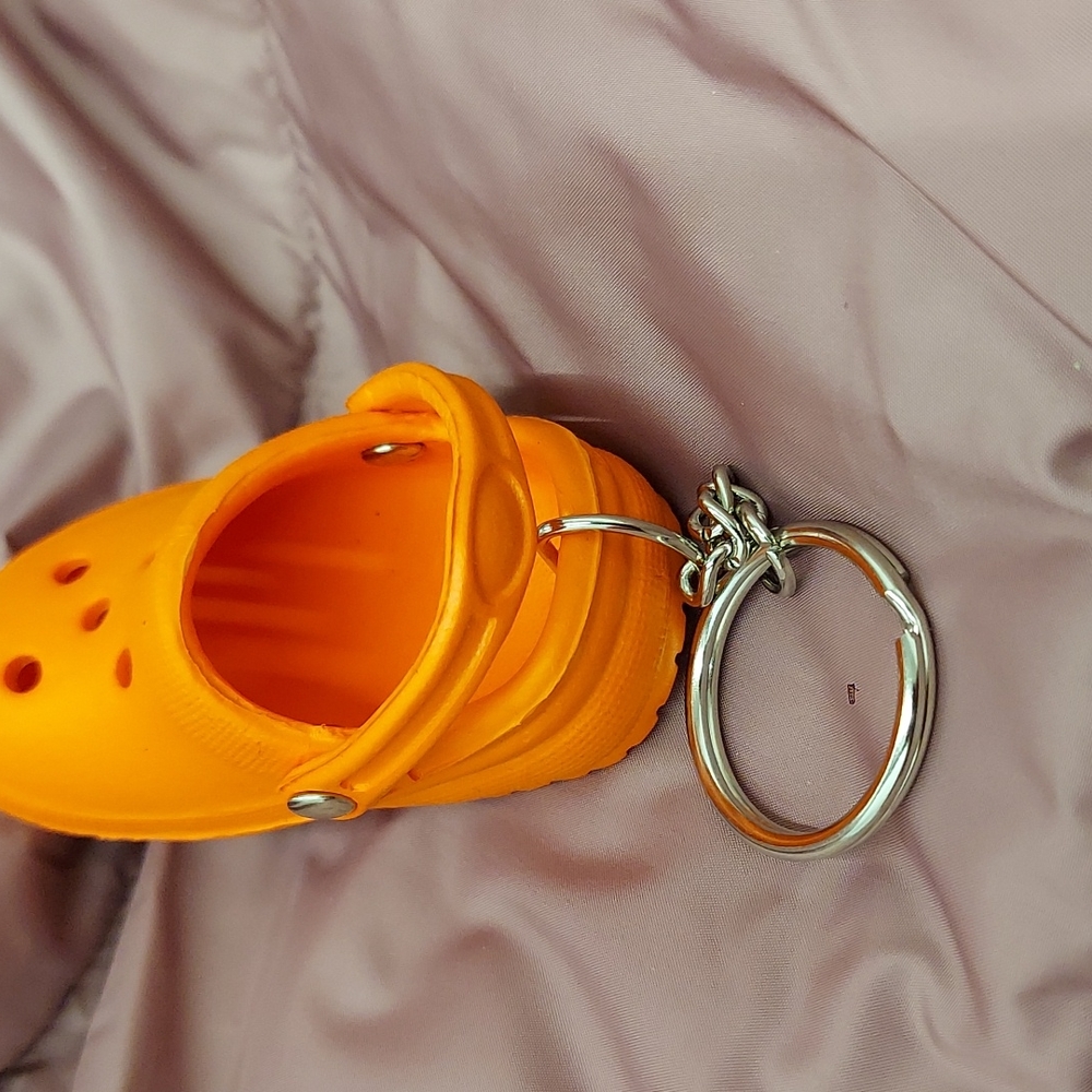 Crocs Keychain Orange - Picture 4 of 4